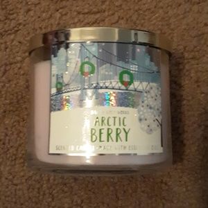 Bath and Body Work "Artic Berry" 3 Wick Candle
